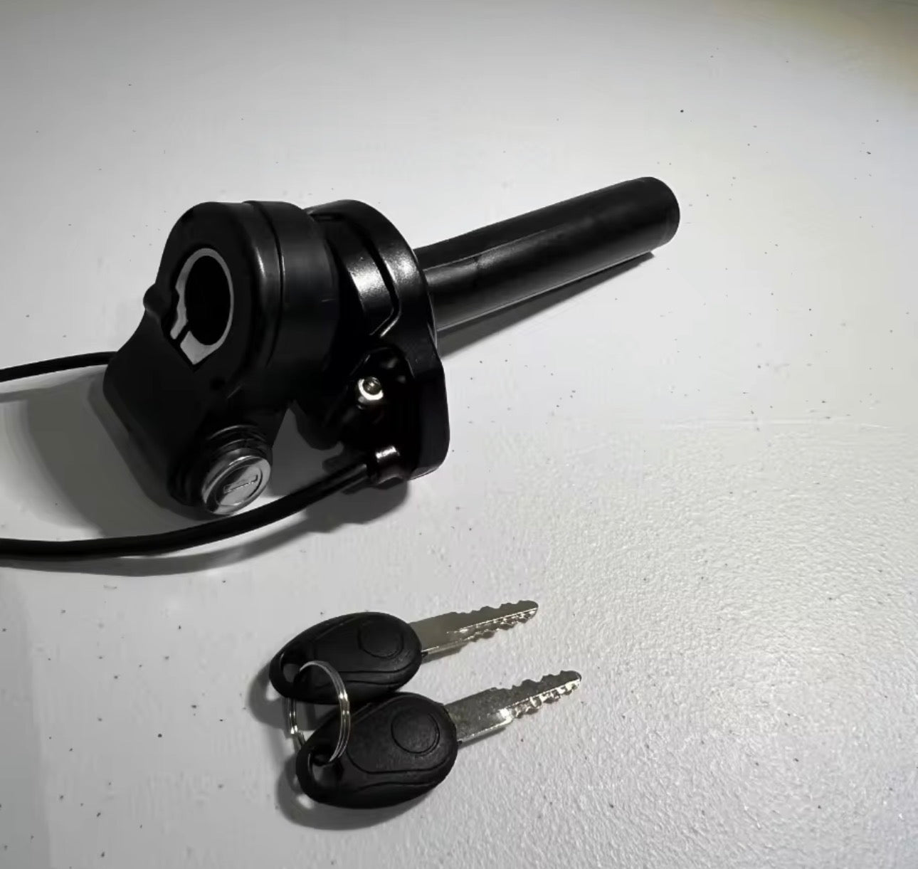 Full Twist SurRon-Style Throttle With Key Ignition and Handle Grip for Ridstar Q20/Q20Pro/H20 Electric bike